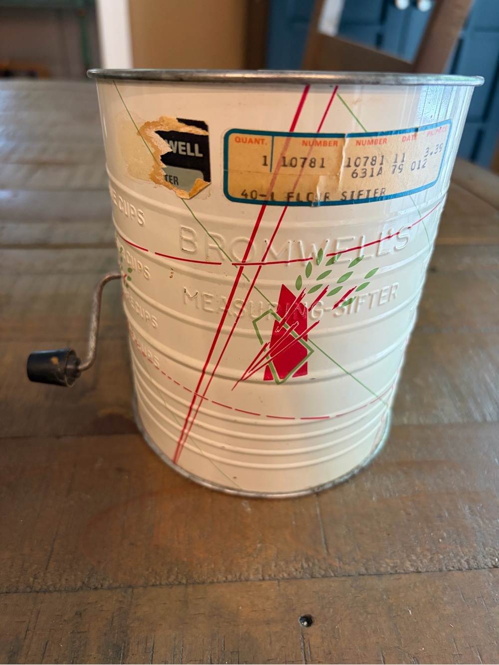 Vintage 1979 Bromwells 5 Cup Measuring Flour Sifter Tin Retro Kitchen Decor USA